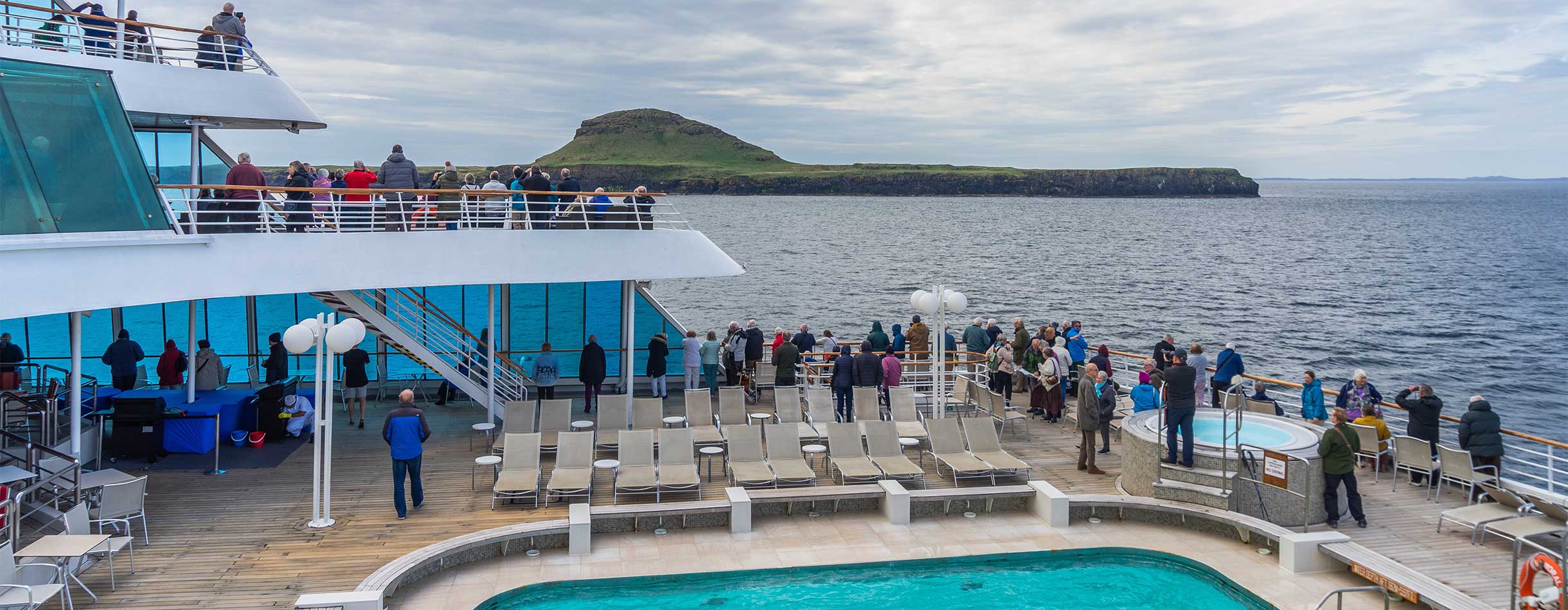 Cruising By Dutchman’s Cap (Bac Mòr)